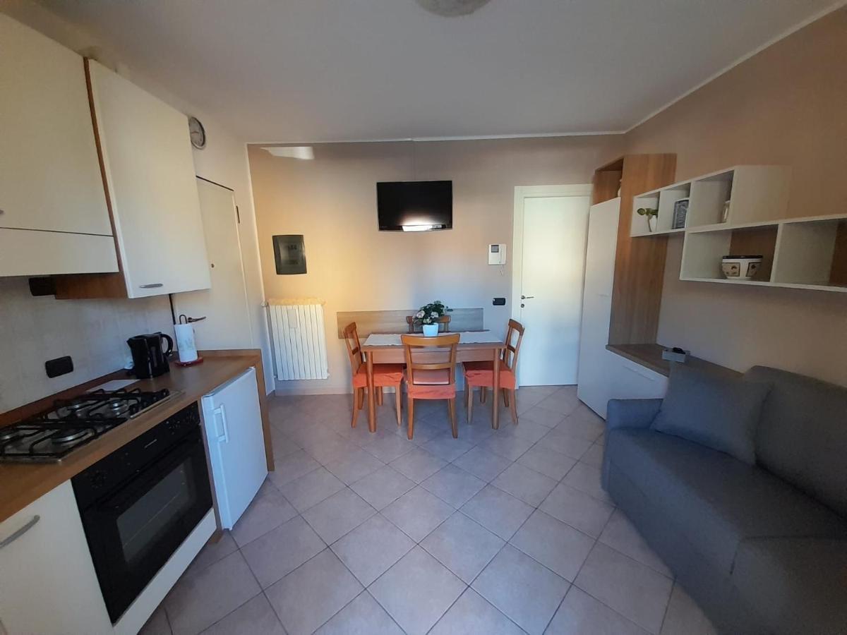 Marco Apartment - Holiday Apartment Luino Ngoại thất bức ảnh