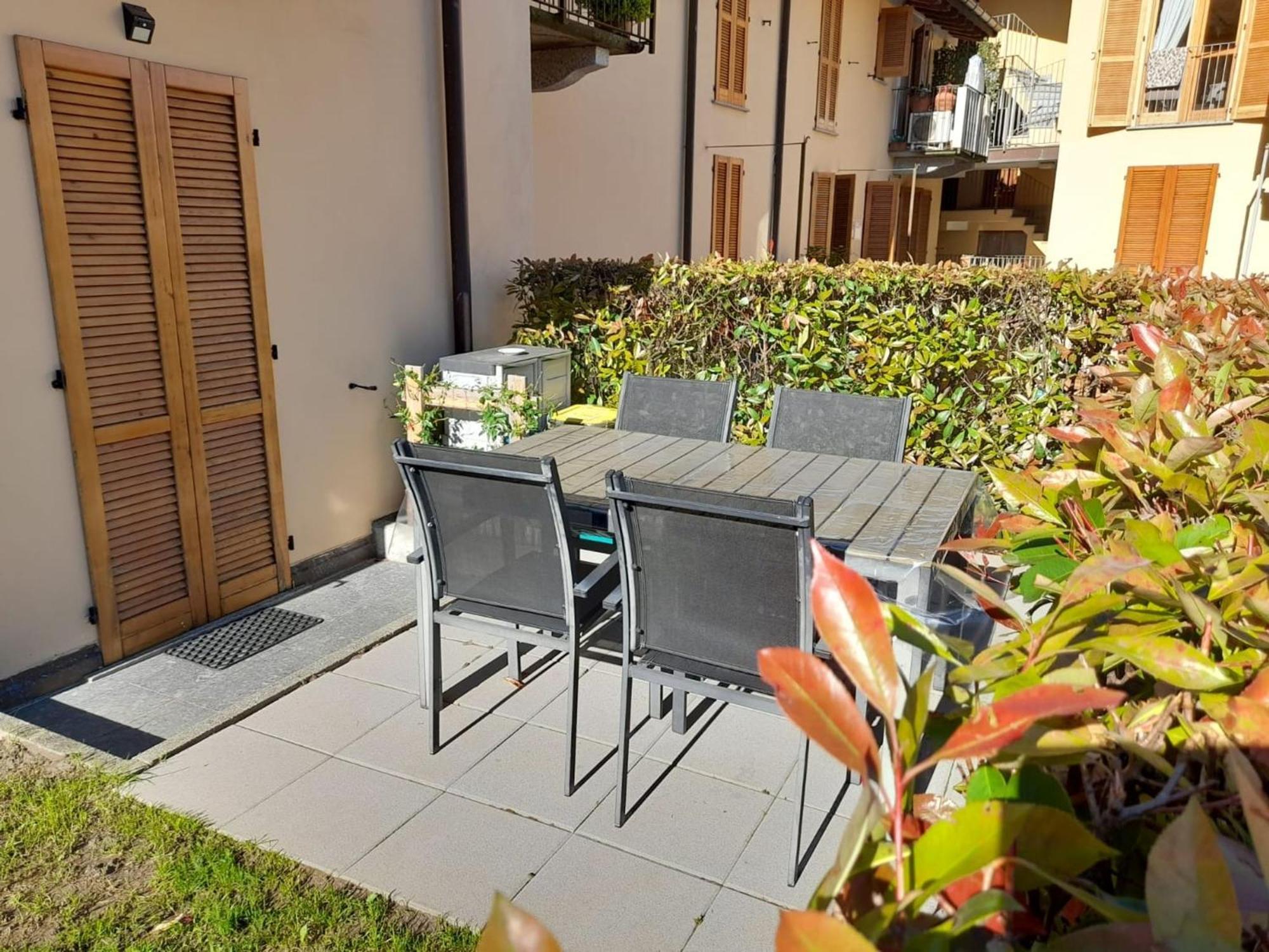 Marco Apartment - Holiday Apartment Luino Ngoại thất bức ảnh