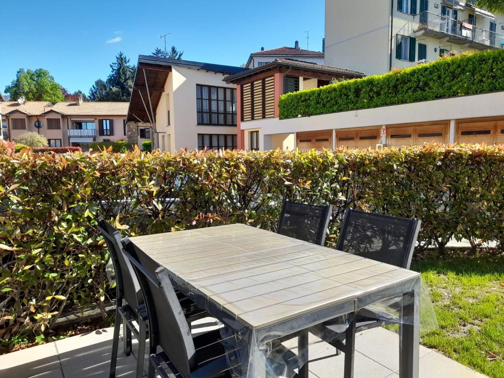 Marco Apartment - Holiday Apartment Luino Ngoại thất bức ảnh